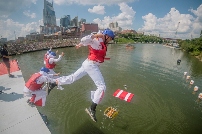 The Flying Submarines perform their routine at Red Bull Flugtag in Nashville, TN, USA, on 23 September, 2017 // Chris Garrison/Red Bull Content Pool // P-20170924-00870 // Usage for editorial use only // Please go to www.redbullcontentpool.com for further information. //